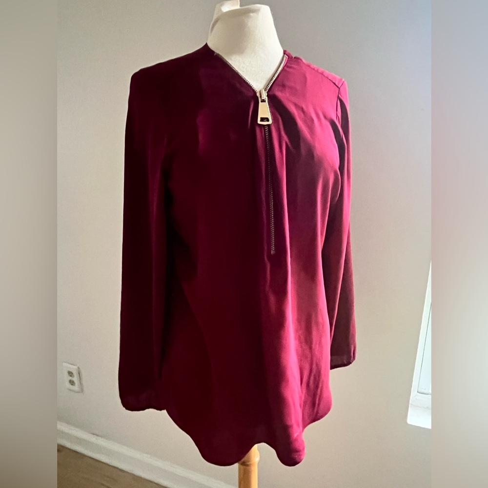 Zac & Rachel oversized gold zipper blouse